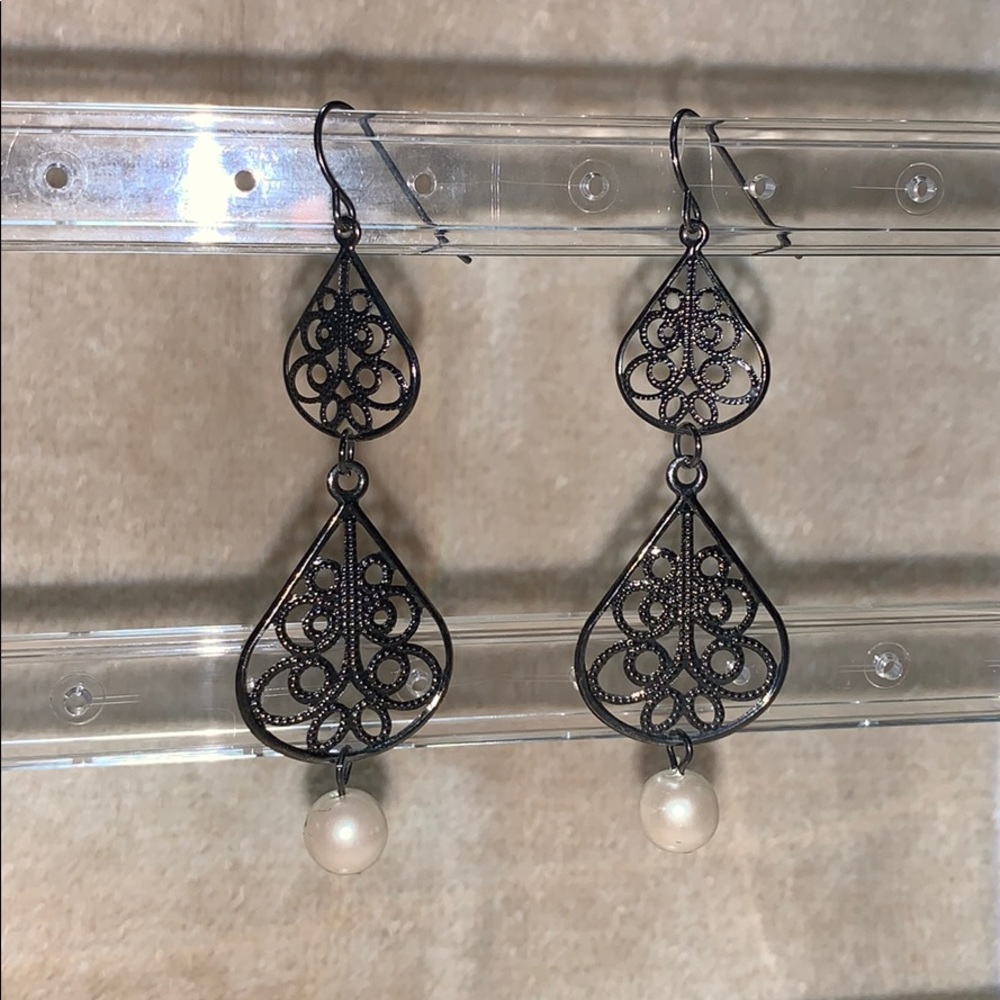 Vintage style pearl earrings